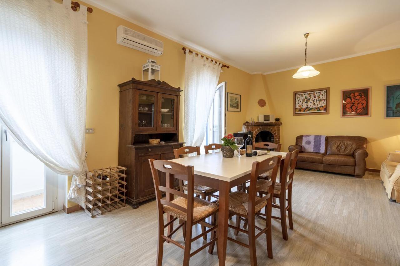 Casa Del Riccio Fronte Mare Villa Mola di Bari Exteriör bild