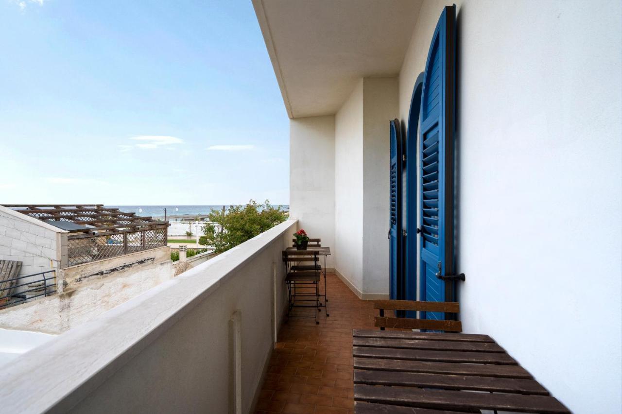 Casa Del Riccio Fronte Mare Villa Mola di Bari Exteriör bild